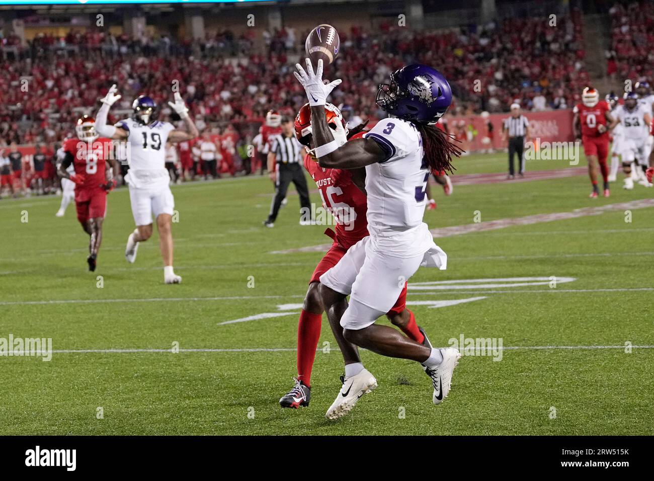 TCU wide receiver Savion Williams (3) catches a pass for a touchdown as ...