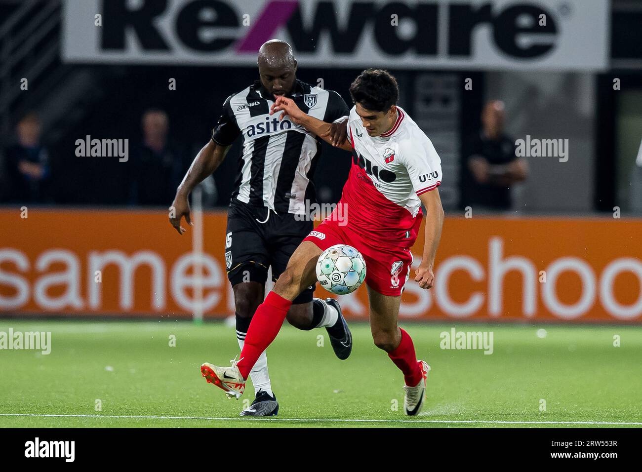 ALMELO - (l-r) Jetro Willems of Heracles Almelo, Hugo Novoa of FC Utrecht during the Dutch Eredivisie match between Heracles Almelo and FC Utrecht at the Erve Asito Stadium on September 16, 2023 in Almelo, Netherlands. ANP COR LASKER Stock Photo