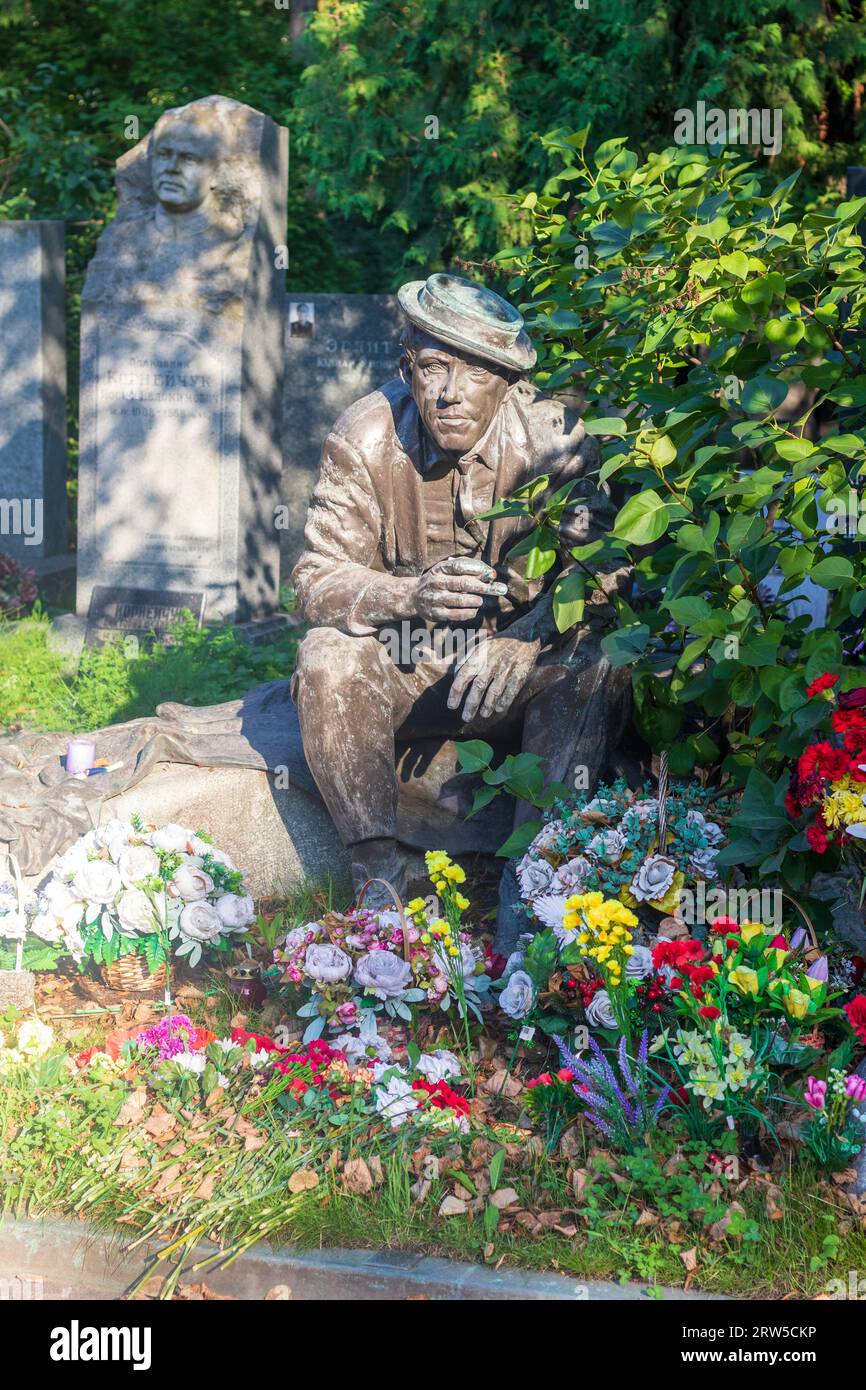Moscow, Russia - 08.06.2023 - Memorial to the famous soviet russian artist and actor Yuriy Nikulin at novodevichy cemetery Stock Photo