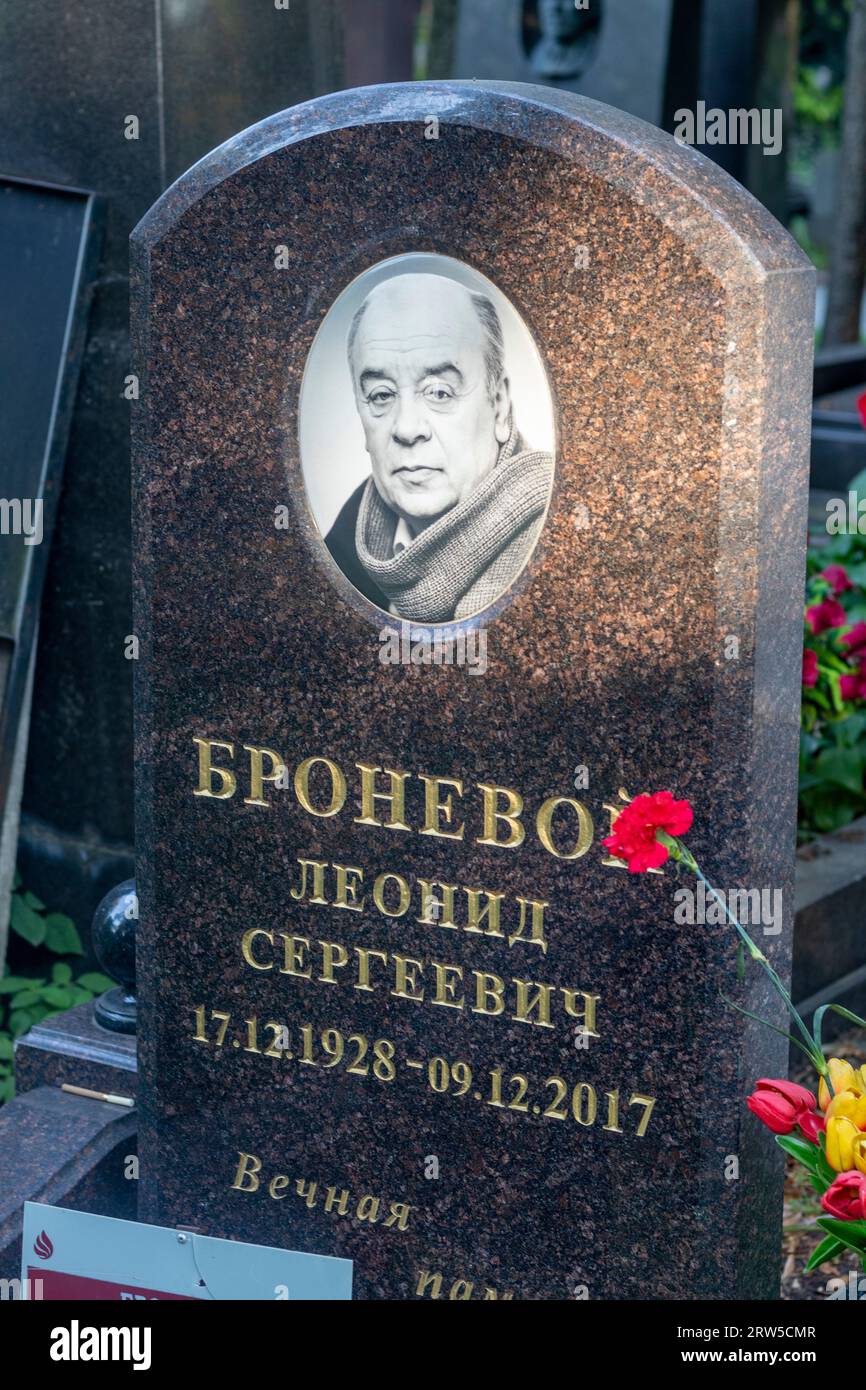 Moscow, Russia - 08.06.2023 - Memorial to the famous soviet russian actor Leonid Bronevoy at novodevichy cemetery Stock Photo