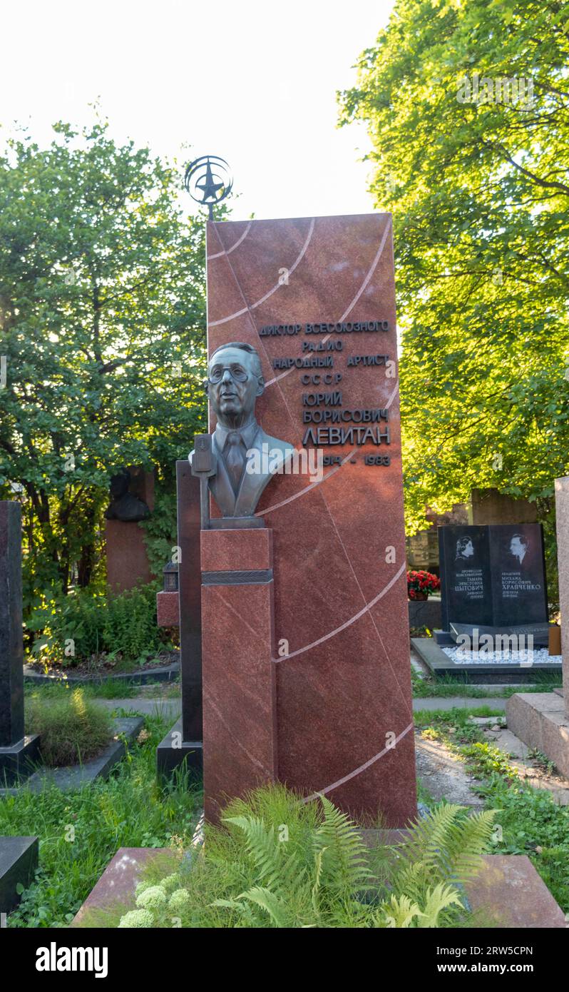 Moscow, Russia - 08.06.2023 - Memorial to the famous soviet russian radio presenter Yuriy Levitan at novodevichy cemetery Stock Photo