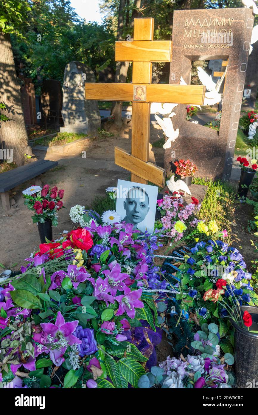 Moscow, Russia - 08.06.2023 - Memorial to the famous soviet russian actress Inna Churikova at novodevichy cemetery Stock Photo