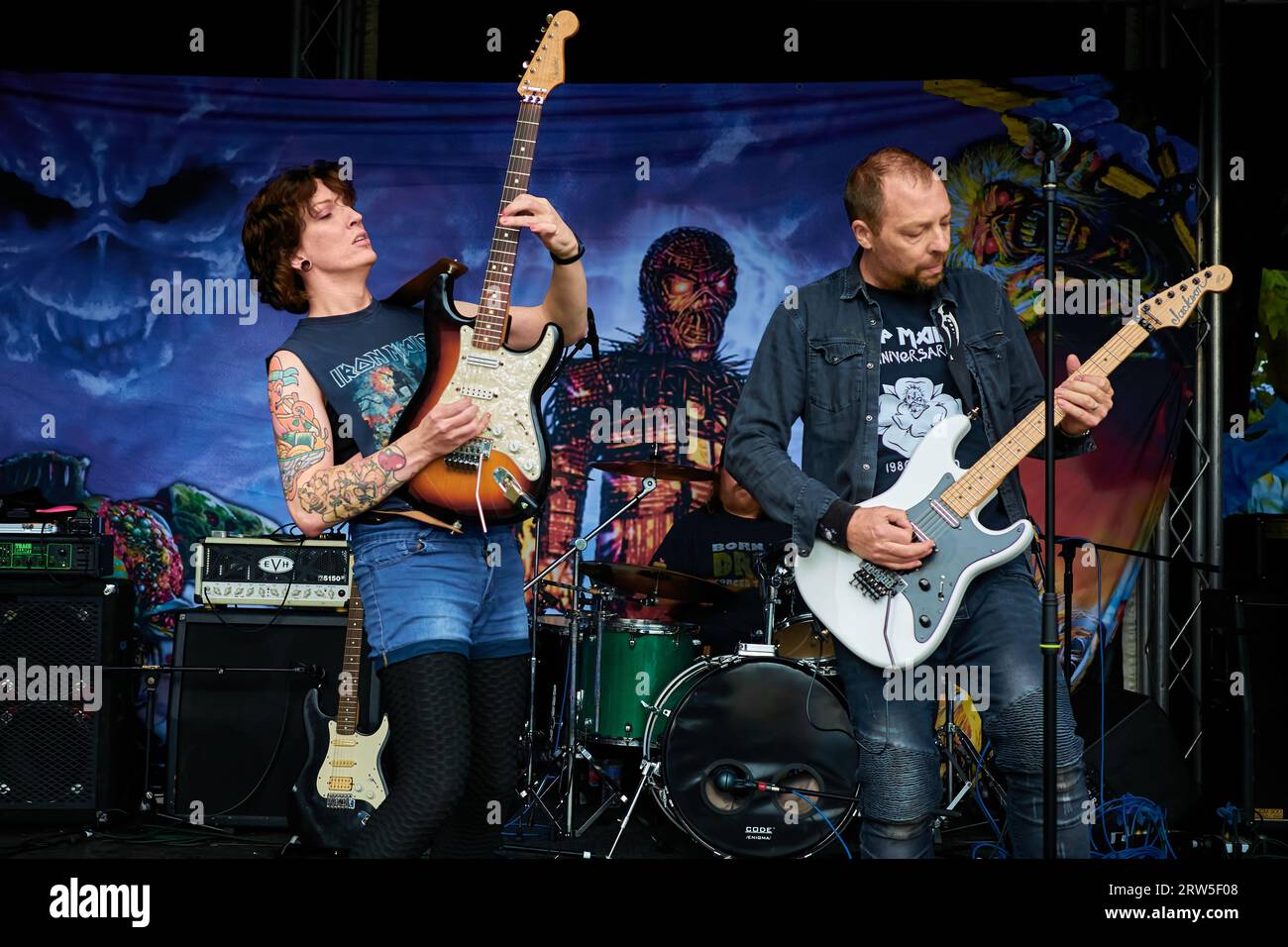 Ey Up Maiden, Yorkshire Iron Maiden tribute band, play live on stage at ...