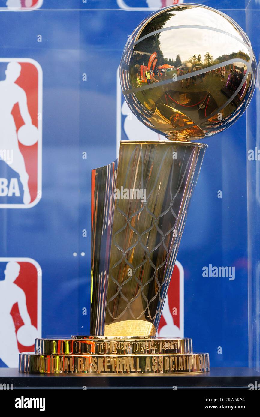 Category:Larry O'Brien Championship Trophy - Wikimedia Commons