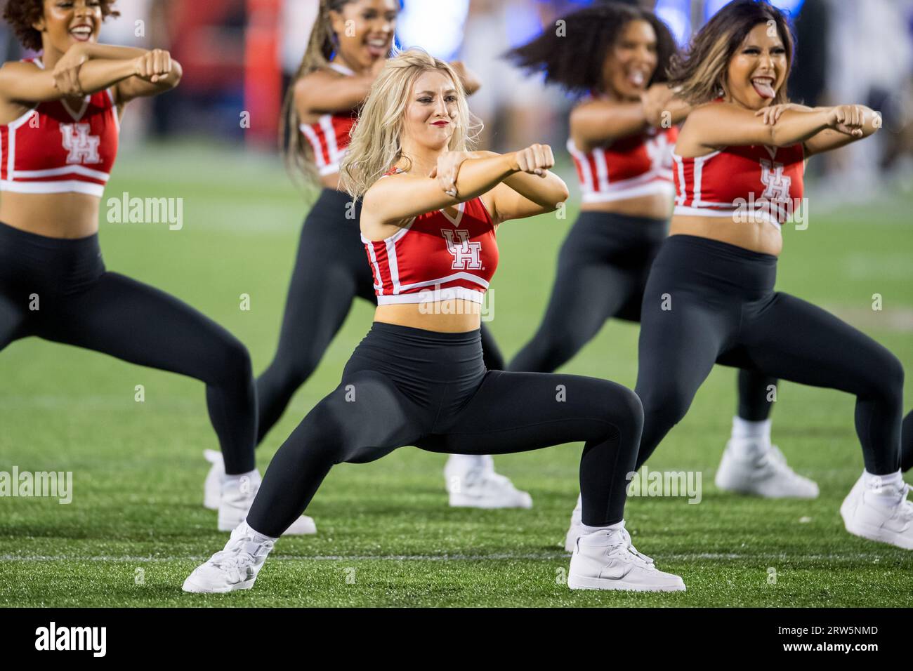 Houston, TX, USA. 16th Sep, 2023. The Cougar Dolls Dance Team performs ...