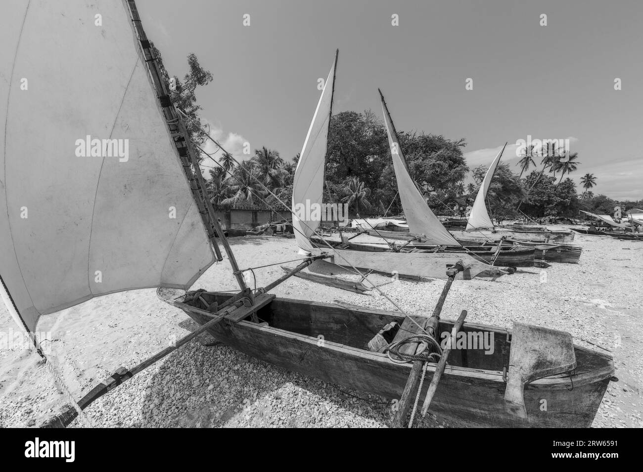 Dhow boat sailing in arabian gulf Black and White Stock Photos & Images