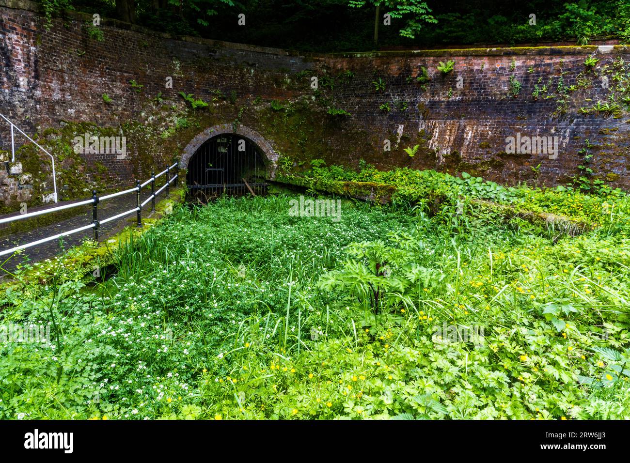 James Brindley original Harecastle Tunnel entrance. The Trent and Mersey Canal Kidsgrove, Newcastle-under-Lyme. Stock Photo