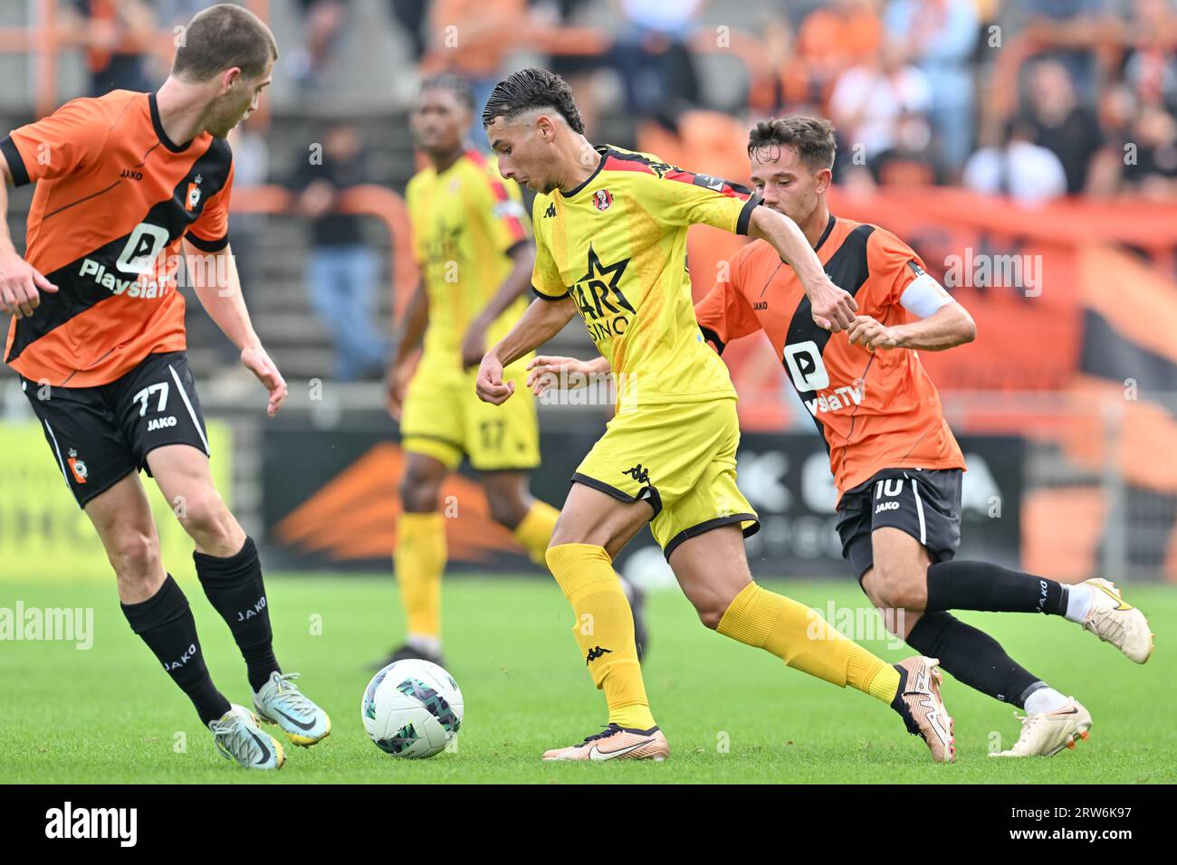 Deinze, Belgium. 17th Sep, 2023. Maidine Douane (43) of FC Seraing pictured  during a soccer game between KMSK Deinze and RFC Seraing during the 5 th  matchday in the Challenger Pro League