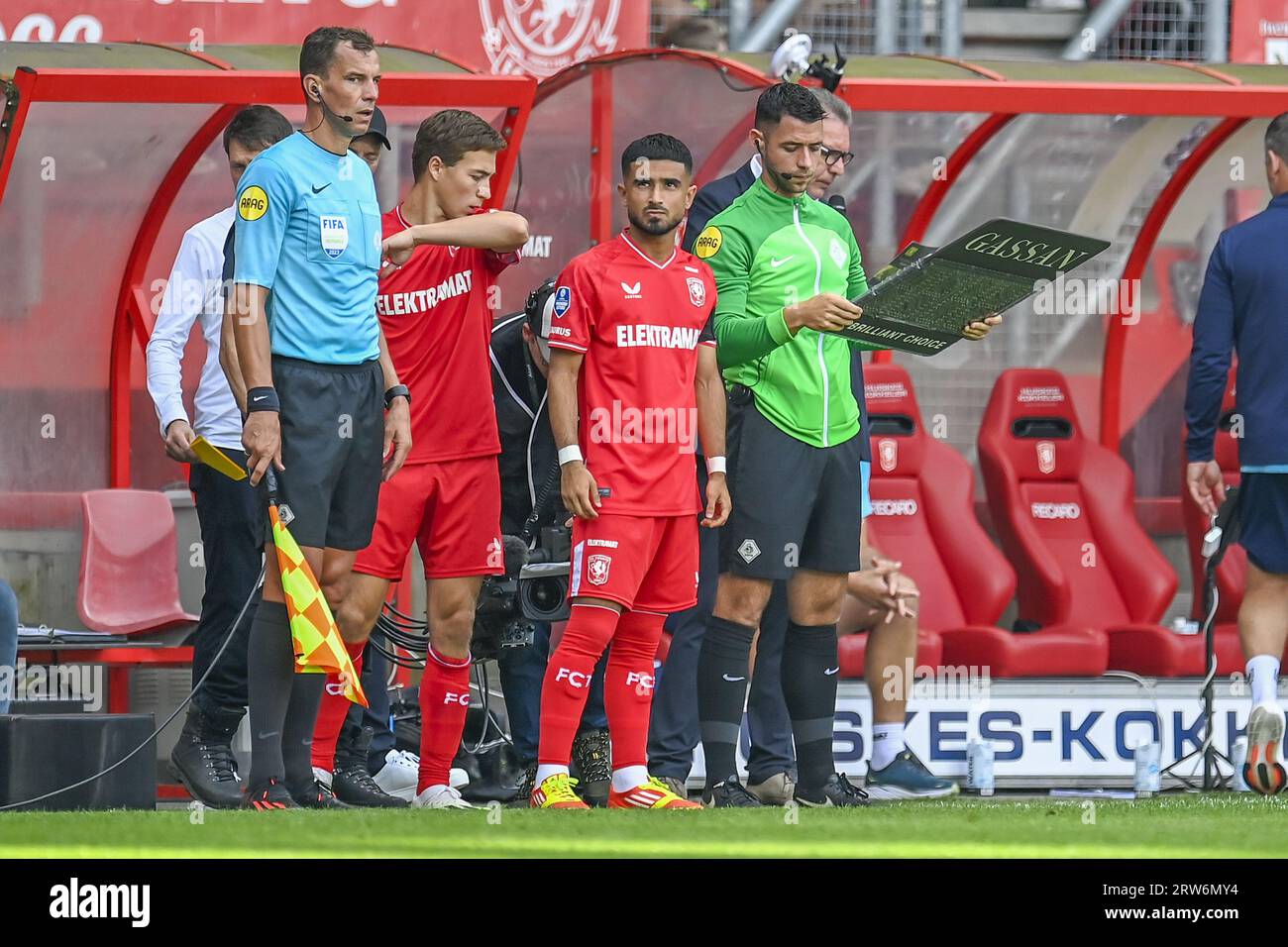 ENSCHEDE 17 09 2023 Stadion De Grolsch Veste Dutch Eredivisie   Enschede 17 09 2023 Stadion De Grolsch Veste Dutch Eredivisie Football Season 2023 2024 Twente Ajax Fc Twente Player Carel Eiting Fc Twente Player Naci Unuvar Photo By Pro Shotssipa Usa 2RW6MY4 