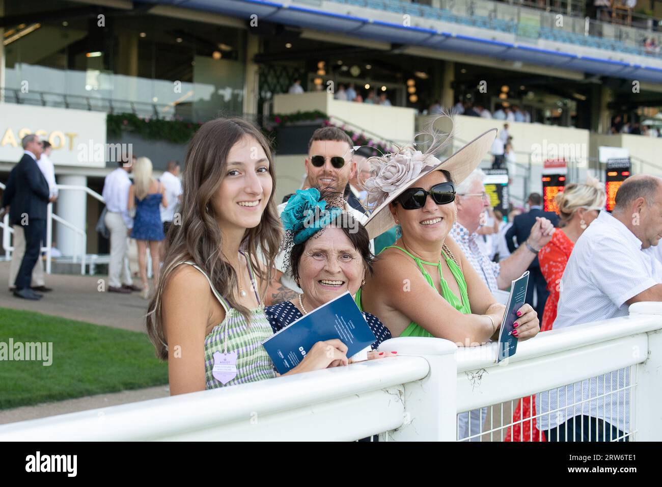 September Races Ascot, Berkshire, UK. 9th September, 2023. Racegoers enjoying their day ...
