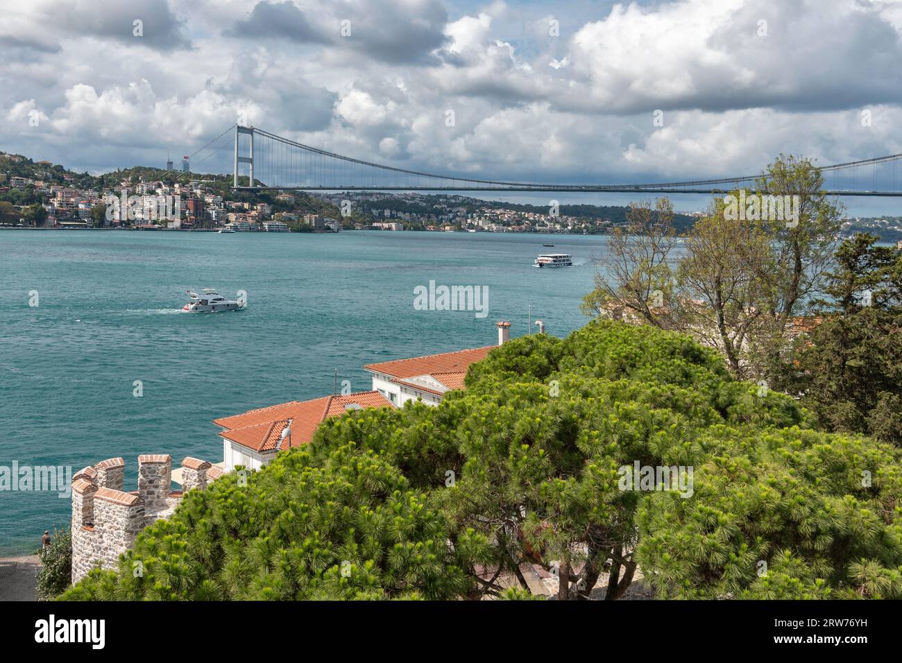 Bosphorus Strait in Istanbul, Turkey Stock Photo - Alamy
