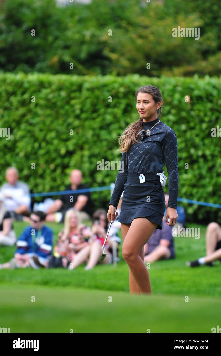 Mia Baker influencer celebrity golfer Stock Photo - Alamy