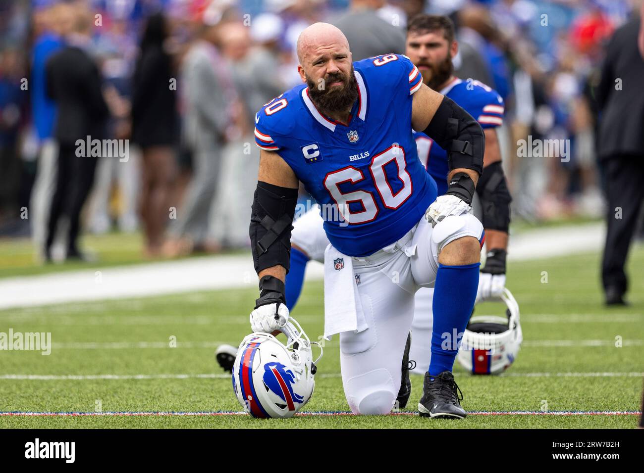 Buffalo Bills center Mitch Morse (60) warms up before an NFL football game,  Sunday, Sept. 17, 2023, in Orchard Park, NY. (AP Photo/Matt Durisko Stock  Photo - Alamy