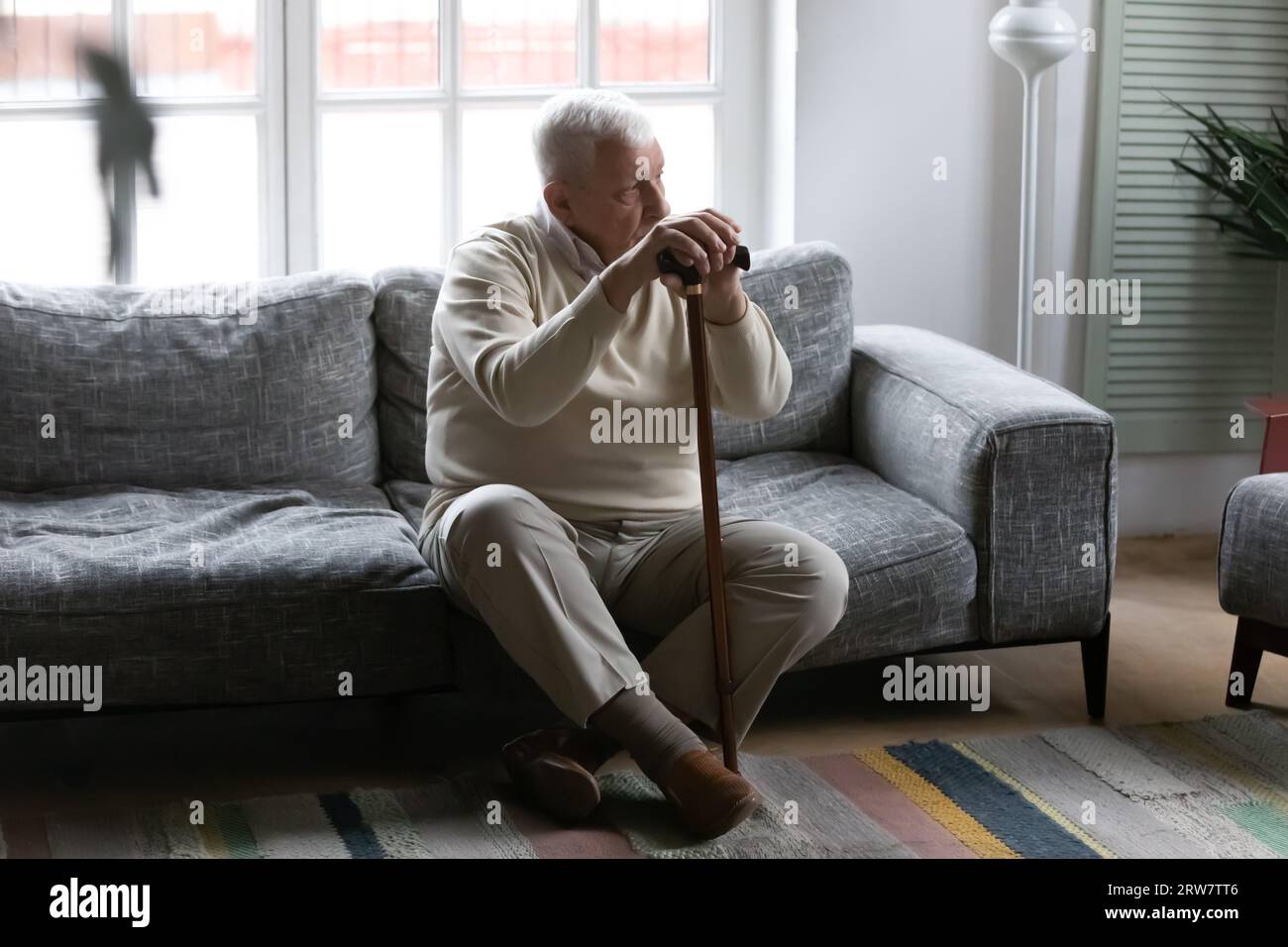 Elderly disabled man hi-res stock photography and images - Alamy