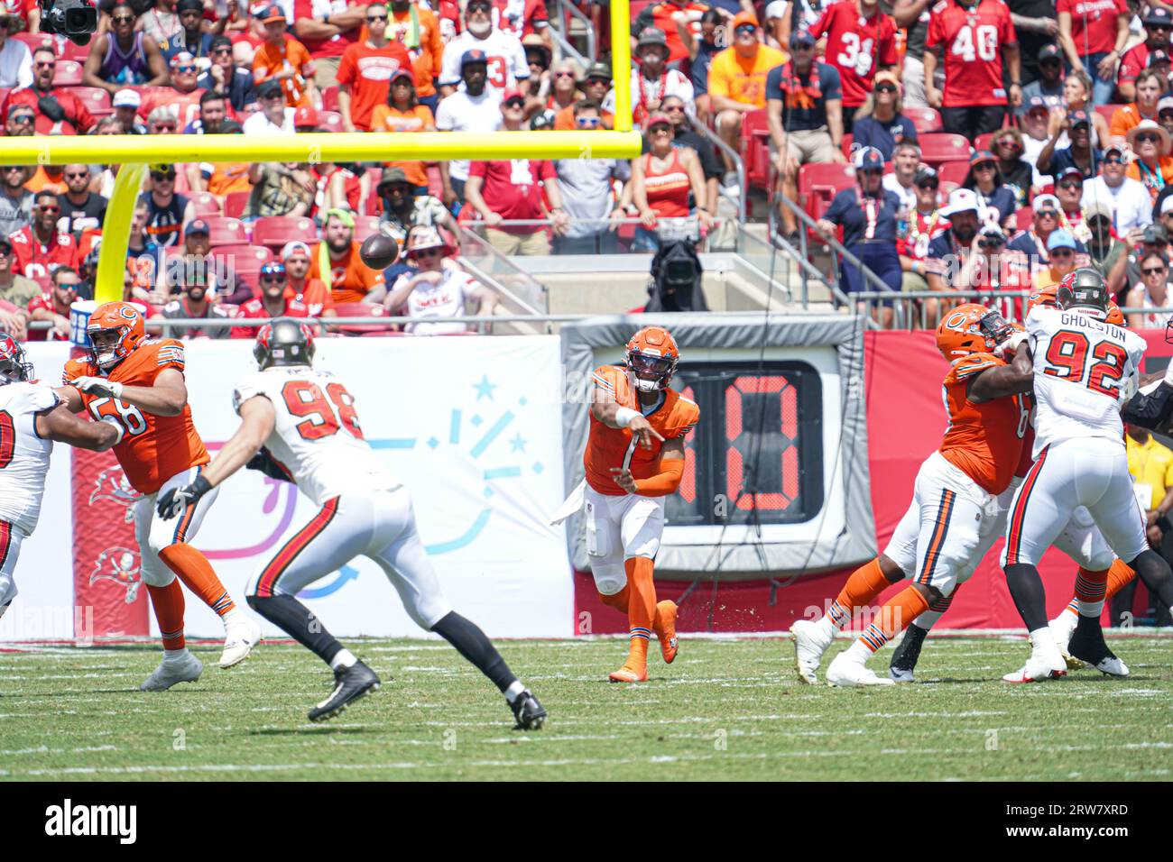 Justin fields (chicago bears) hi-res stock photography and images - Alamy