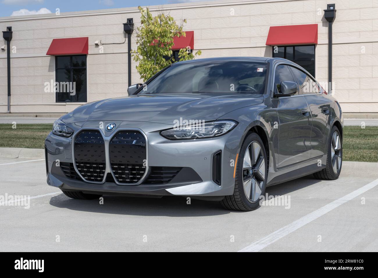 Lafayette - September 15, 2023: BMW i4 eDrive40 All-Electric Gran Coupe display at a dealership. BMW also offers the i4 in eDrive35 and xDrive40 model Stock Photo