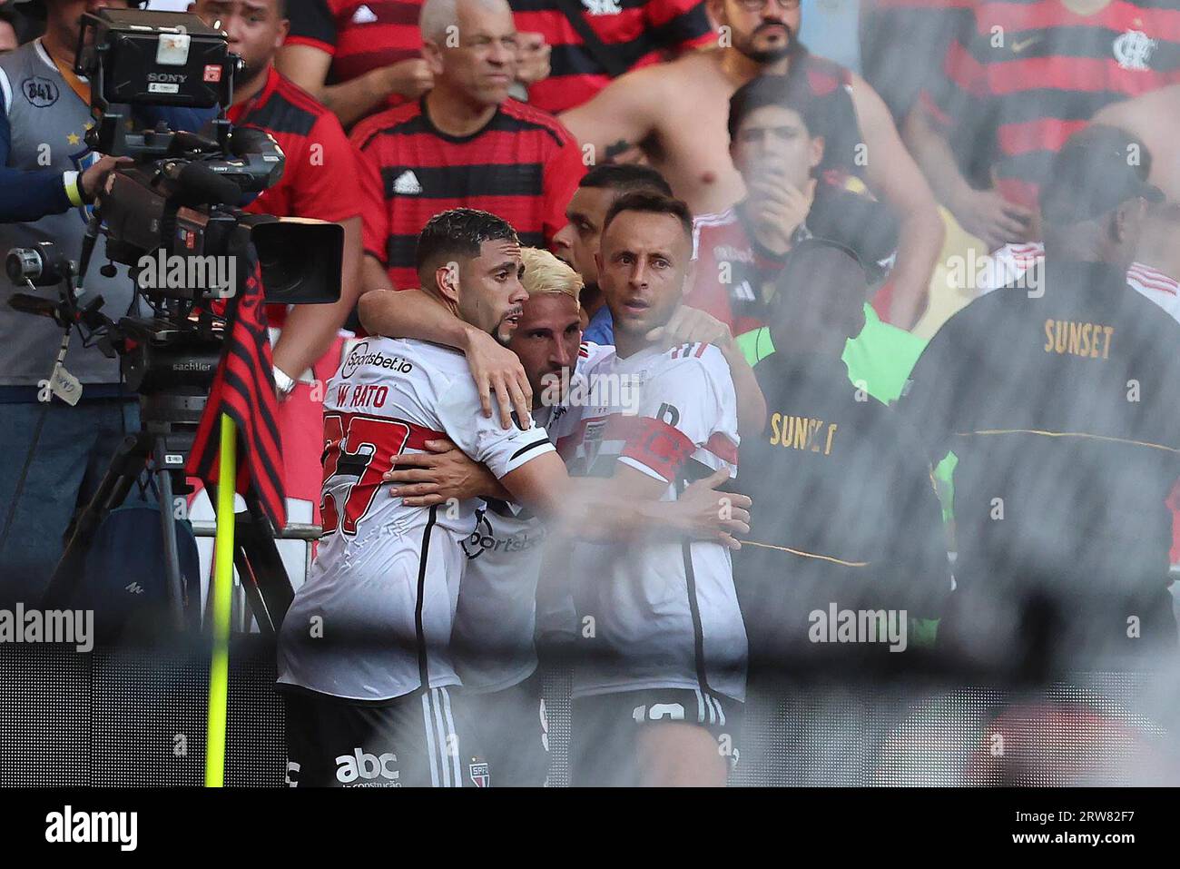 Rio De Janeiro, Brazil. 17th Sep, 2023. Maracana Stadium Jonathan Calleri  of Sao Paulo, celebrates his goal with Rafinha and Wellington Rato during  the match between Flamengo and Sao Paulo, in the