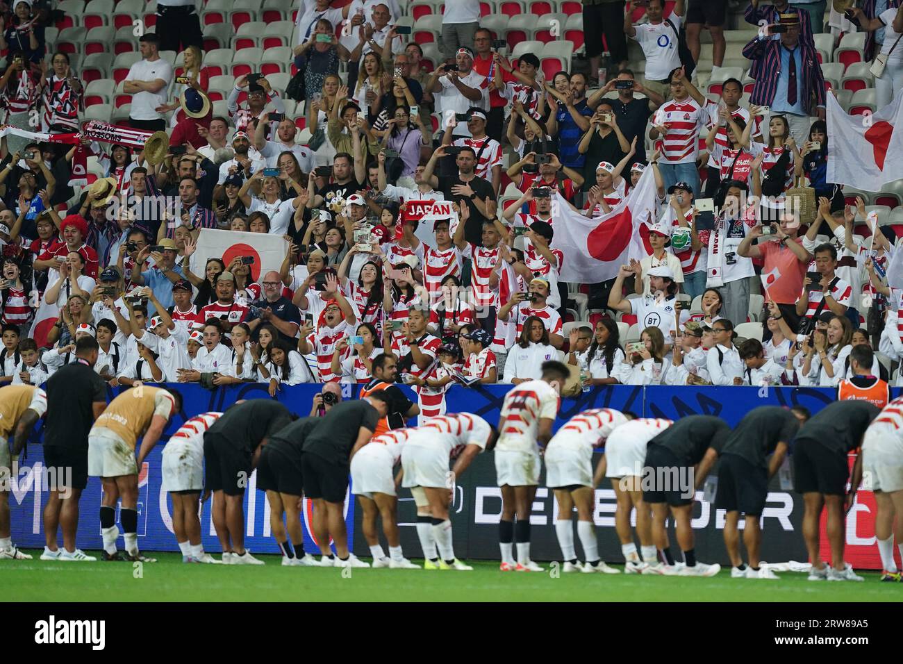 Japan players show their appreciation to supporters following the Rugby World Cup 2023, Pool D match at the Stade De Nice, France. Picture date: Sunday September 17, 2023. Stock Photo