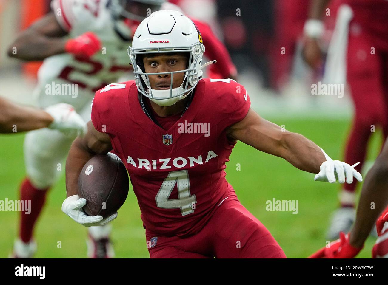 Arizona Cardinals wide receiver Rondale Moore (4) runs against the New ...