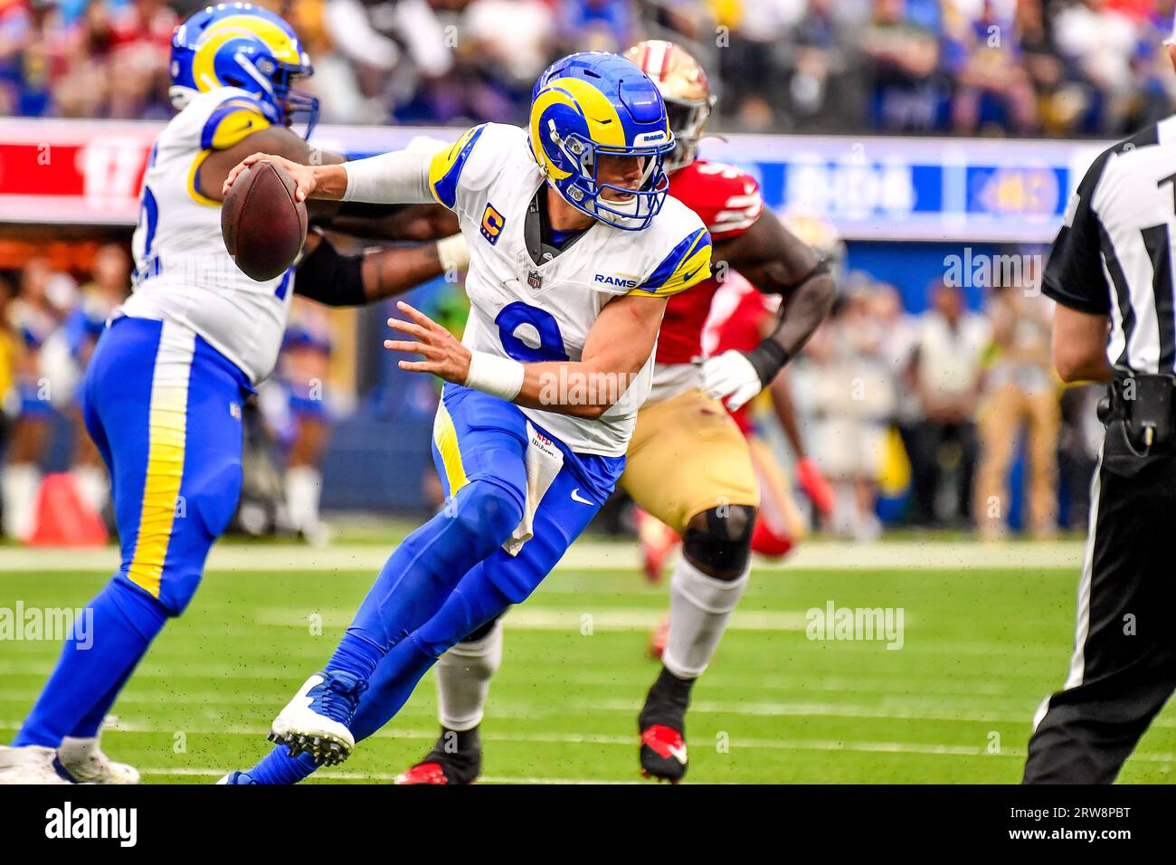 Inglewood, California, USA. 17 September, 2023. Inglewood, CA. 17th Sep, 2023. Los Angeles Rams quarterback Matthew Stafford #9 runs in action in the third quarter during the NFL football game against the San Francisco 49ers.Mandatory Photo Credit: Louis Lopez/Cal Sport Media/Alamy Live News Stock Photo