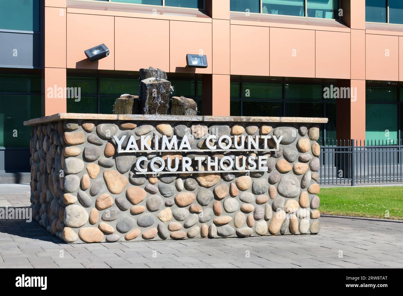 Yakima wa usa september 14 2023 rock wall sign with fountain