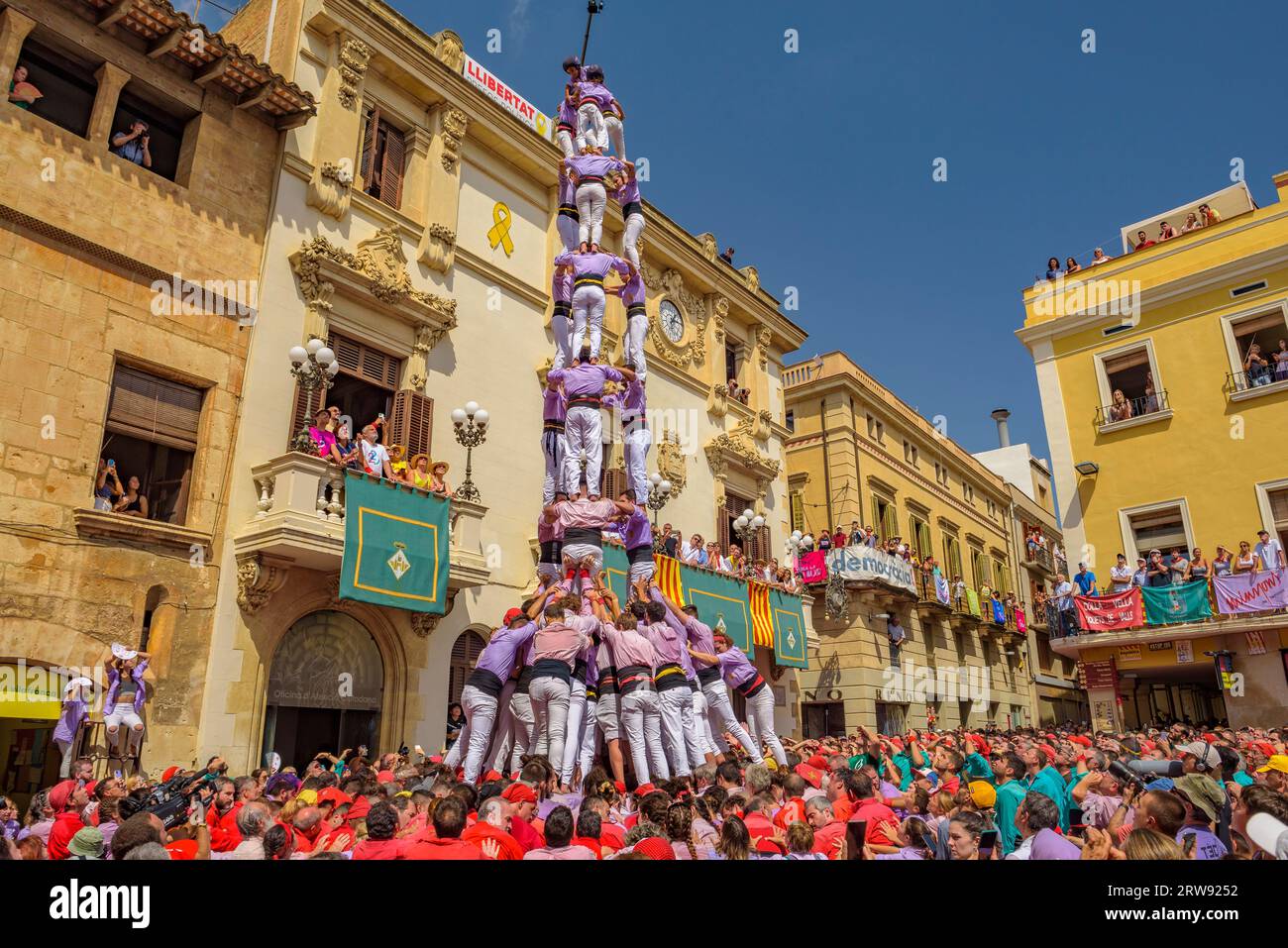 Castells (human towers) on the Sant Fèlix day of 2022. The main festival of Vilafranca del Penedès (Barcelona, Catalonia, Spain) Stock Photo