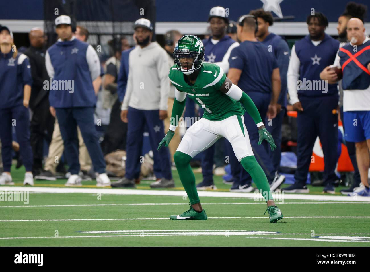 New York Jets cornerback Sauce Gardner (1) lines up for a play during an  NFL football game against the Cleveland Browns, Sunday, Sept. 18, 2022, in  Cleveland. (AP Photo/Kirk Irwin Stock Photo - Alamy