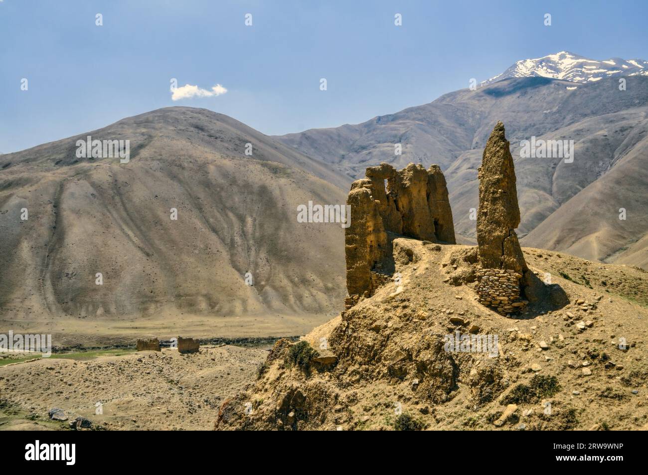 Scenic old ruins of buddhist shrines in Himalayas mountains in Nepal ...