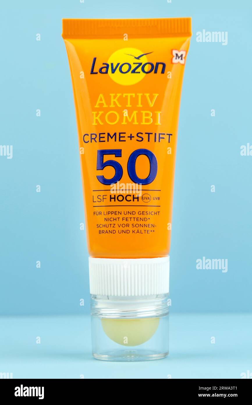Lavozon Sonnenschutz Aktiv Kombi Creme und Stift LSF 50 Stock Photo