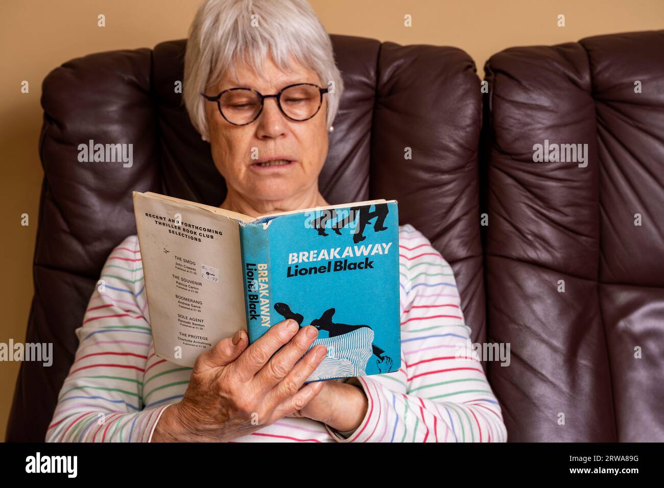 Black haired old woman hi-res stock photography and images - Alamy