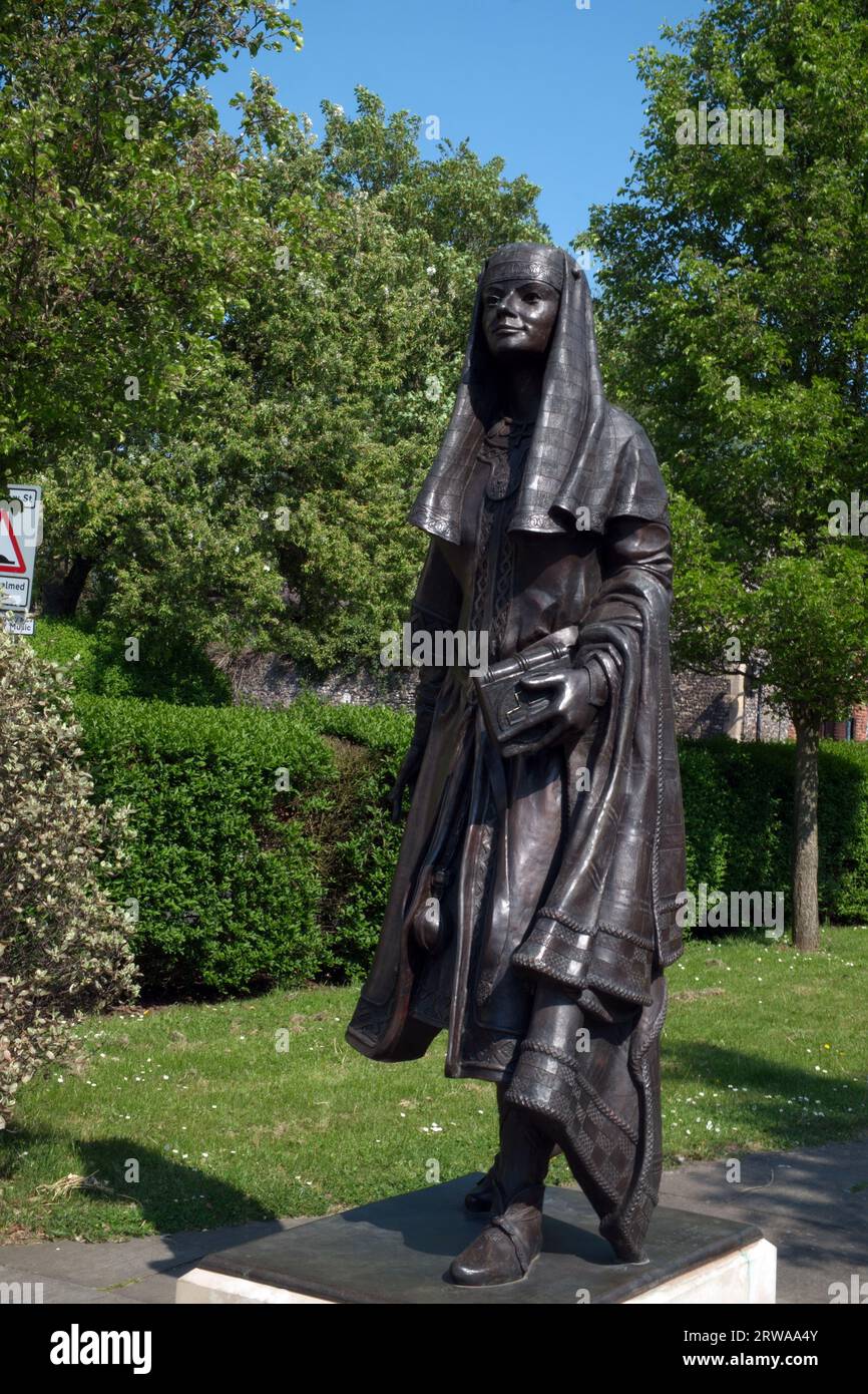 Queen Bertha of Kent statue in Lady Wootton's Green, Canterbury, Kent, Stock Photo