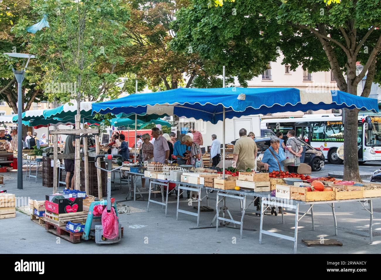 Quai st antoine food market hires stock photography and images Alamy