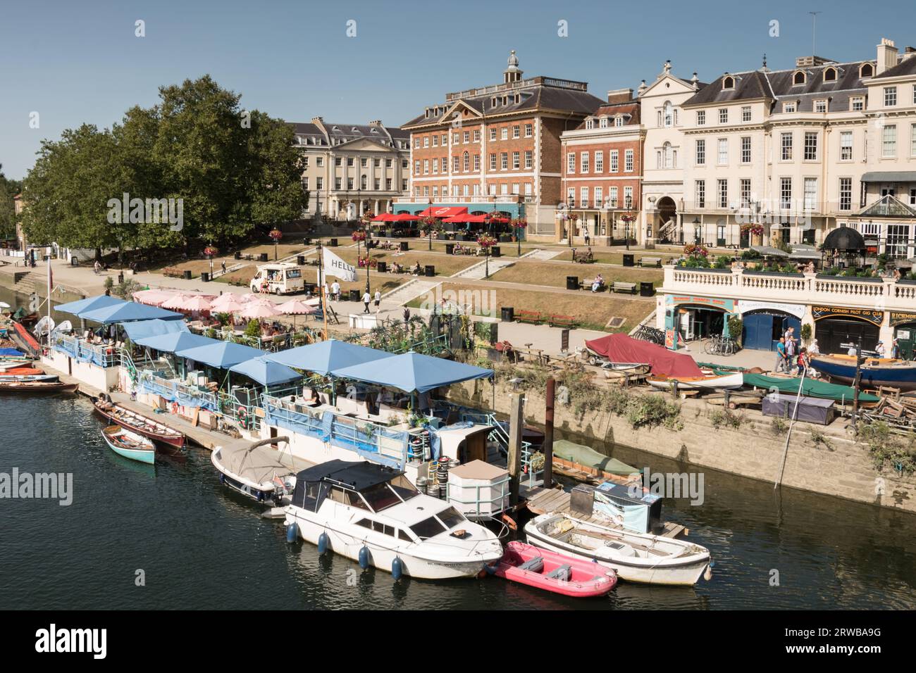 Peggy Jean Barge and exclusive riverside property on the River Thames