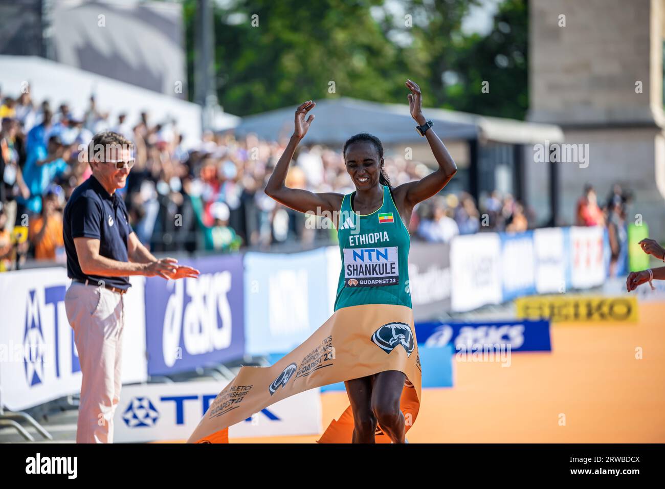 Amane Beriso SHANKULE winning in the marathon at the World Athletics