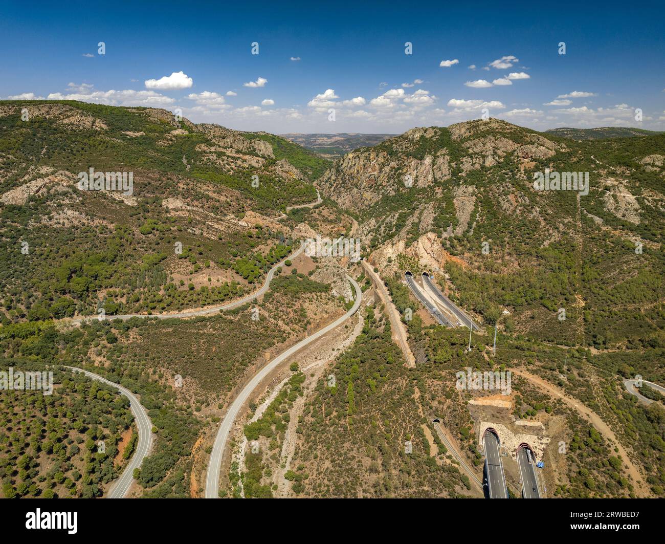 Aerial view of the Despeñaperros gorge and the roads that cross the strait (Jaén, Andalusia, Spain) ESP: Vista aérea del paso de Despeñaperros (Jaén) Stock Photo
