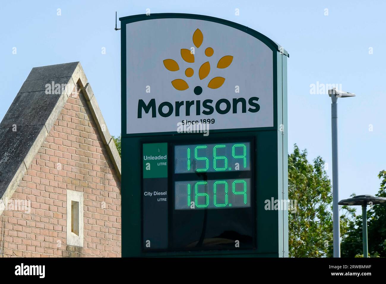 Bridport, Dorset, UK. 18th September 2023. Fuel prices continue to rise
