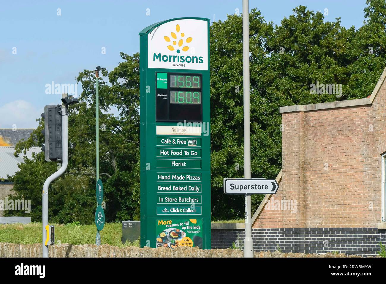 Bridport, Dorset, UK. 18th September 2023. Fuel prices continue to rise