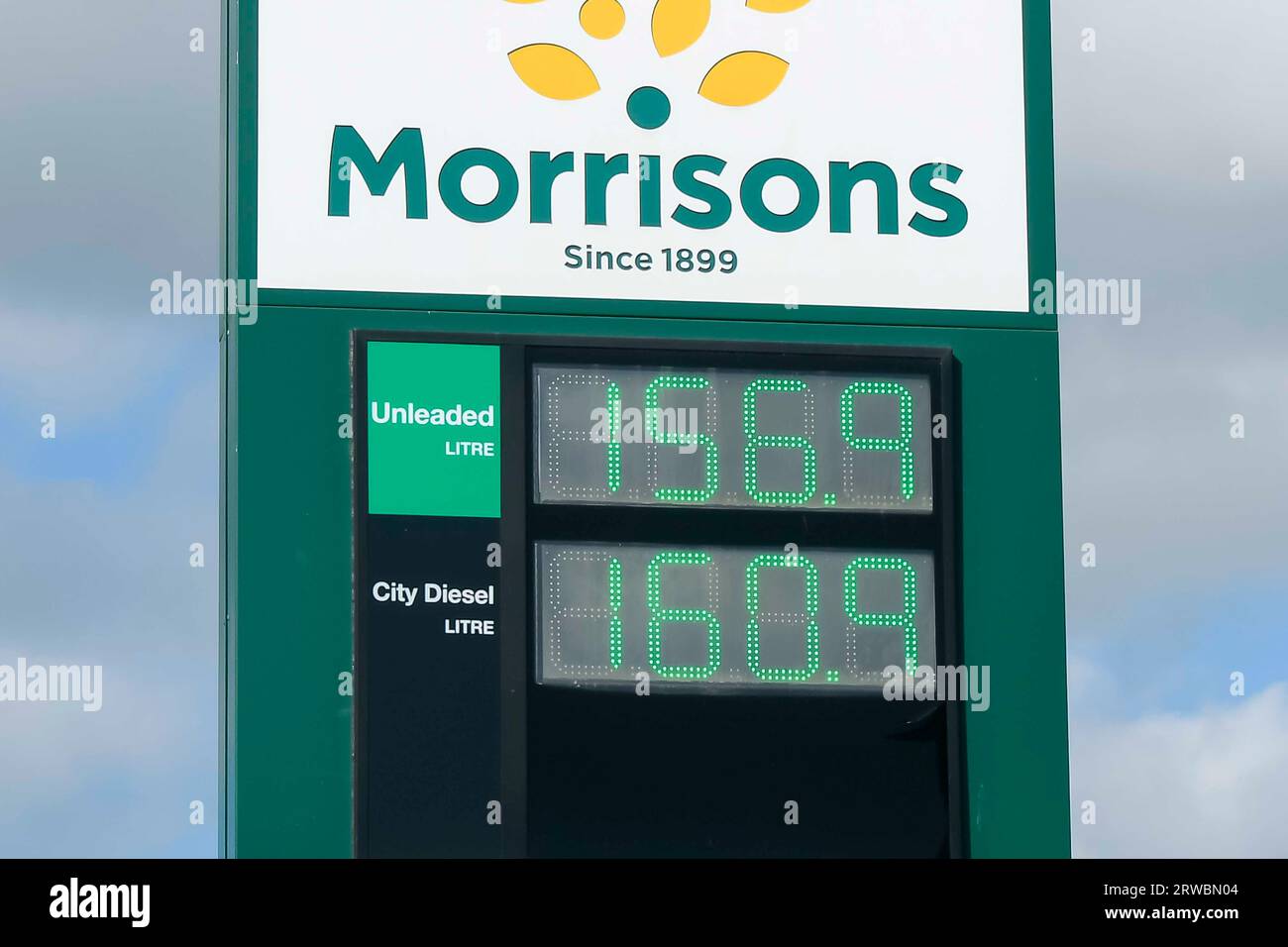 Bridport, Dorset, UK. 18th September 2023. Fuel prices continue to rise
