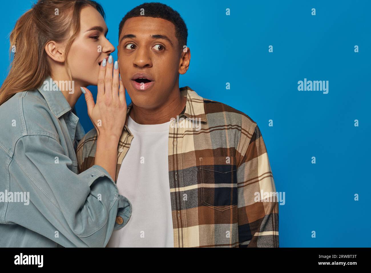 Man whispering in woman ear hi res stock photography and images Alamy Man whispering in woman ear hi res stock photography and images Alamy