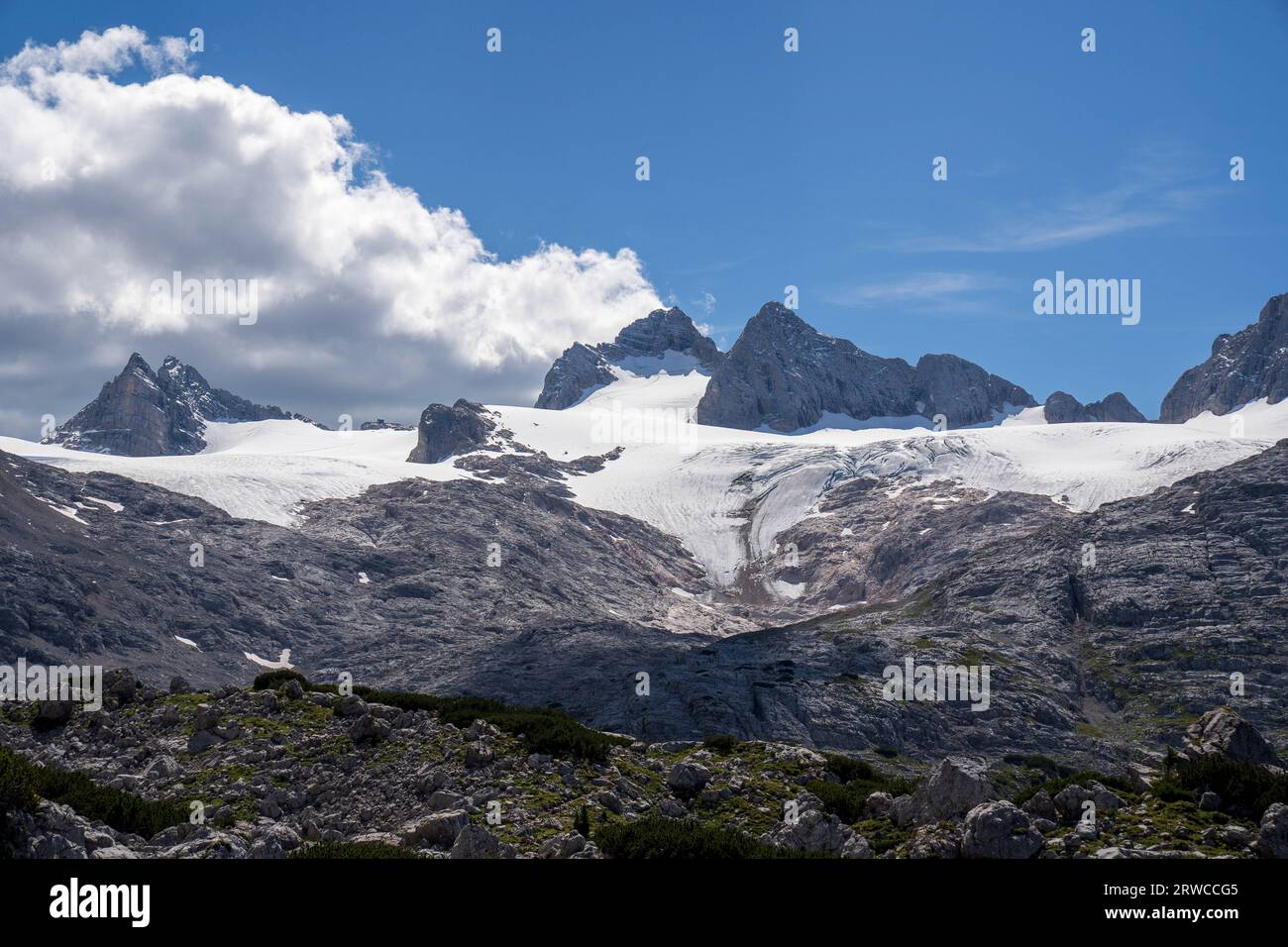 Dachstein Glacier and mountain peak, Dachstein Massiv Stock Photo - Alamy
