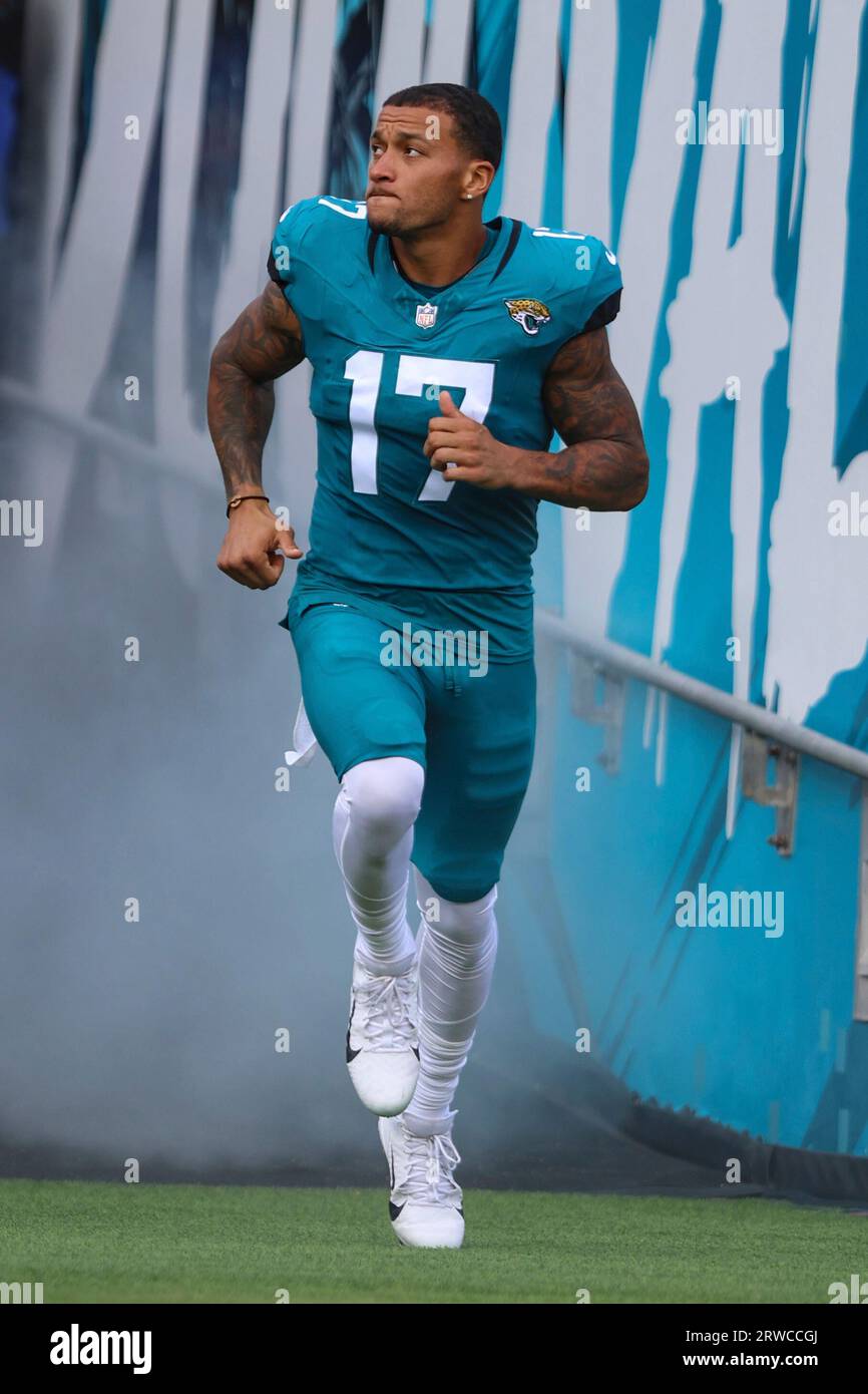 Jacksonville Jaguars tight end Evan Engram (17) runs onto the field for