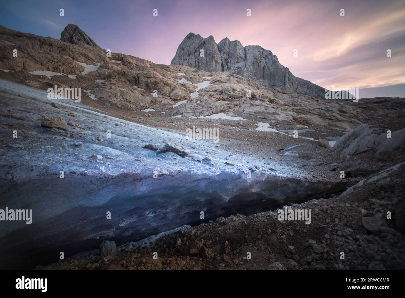 Dachstein Glacier and mountain peak, Dachstein Massiv Stock Photo - Alamy