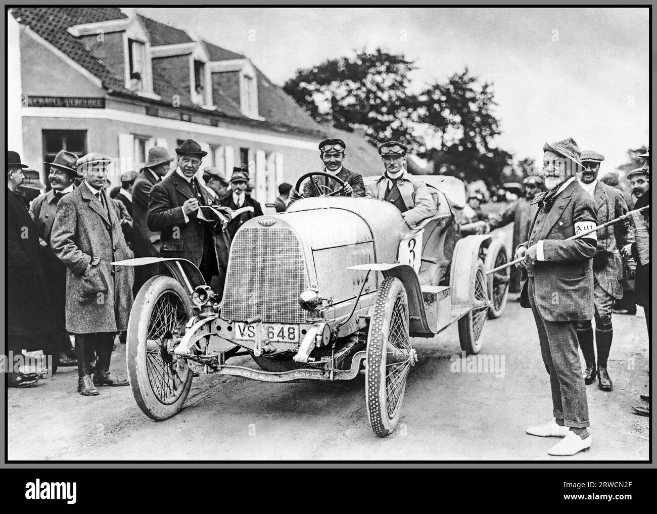 Vintage French Grand Prix Motor race 1913 with Opel factory racer Carl Jorns in first 16 valve 110 HP Opel 18/40 PS at 170 KPH Stock Photo