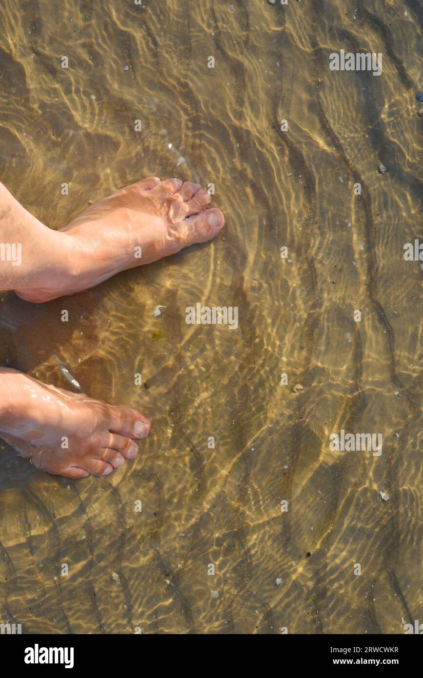 Feets barefoot in water hi-res stock photography and images - Alamy