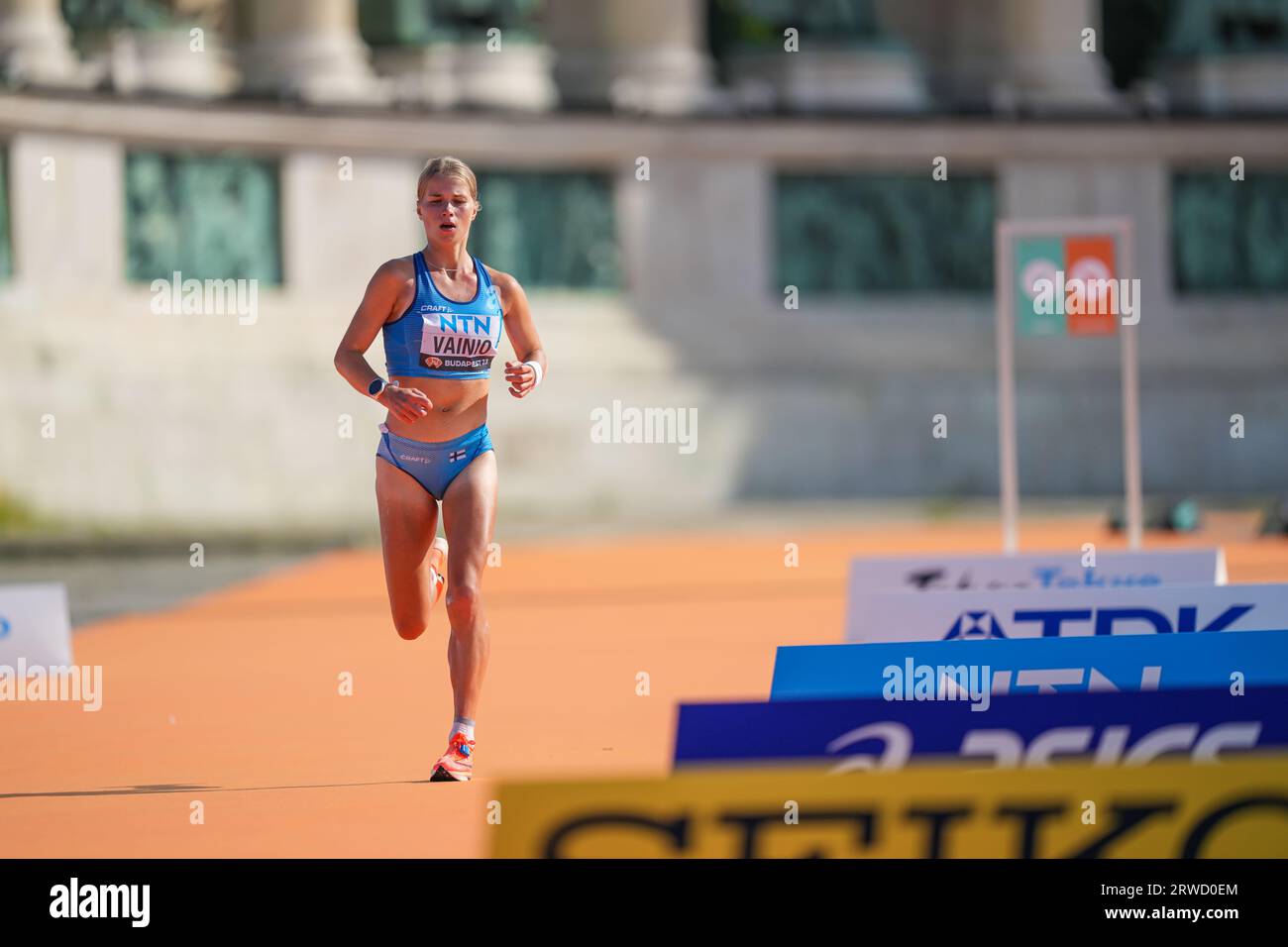 Vainio Alisa Vainio participating in the marathon at the World Athletics ...