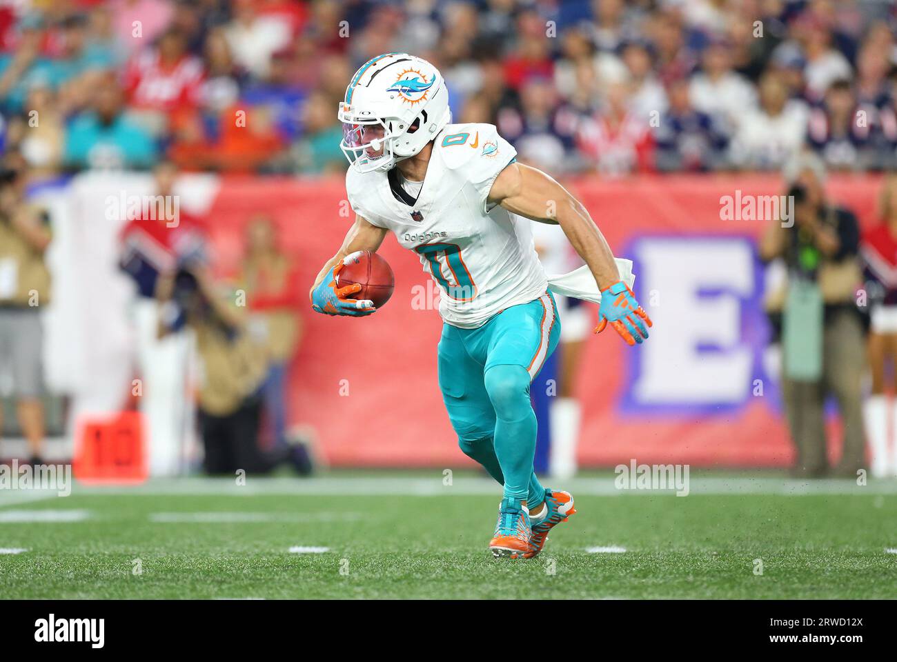 Foxborough, MA, USA. 17th Sep, 2023. MA, USA; Miami Dolphins wide receiver Braxton Berrios (0) in action during the NFL game between Miami Dolphins and New England Patriots in Foxborough, MA. Anthony Nesmith/CSM (Credit Image: © Anthony Nesmith/Cal Sport Media). Credit: csm/Alamy Live News Stock Photo