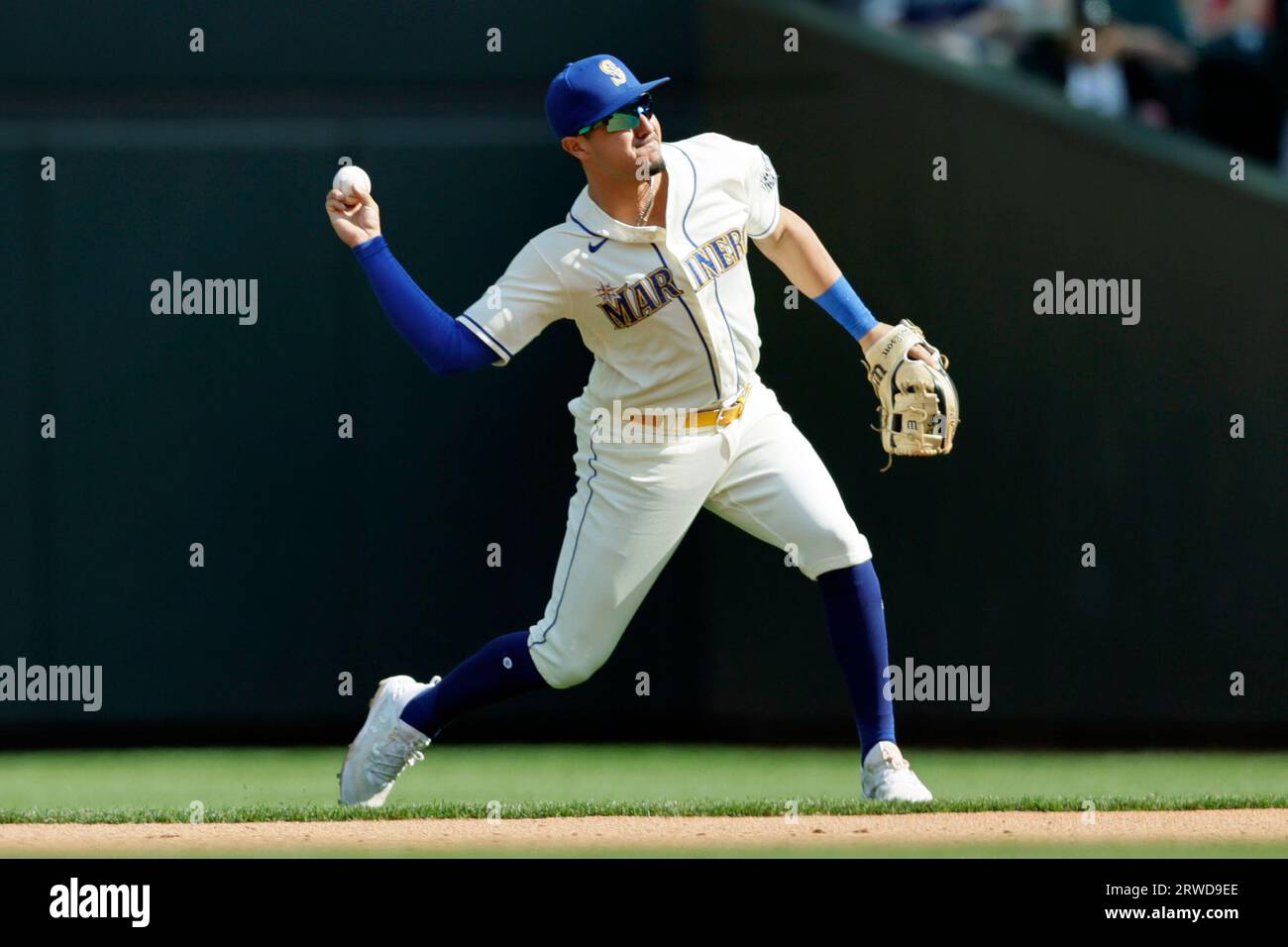 Seattle Mariners second baseman Josh Rojas throws Los Angeles Dodgers ...