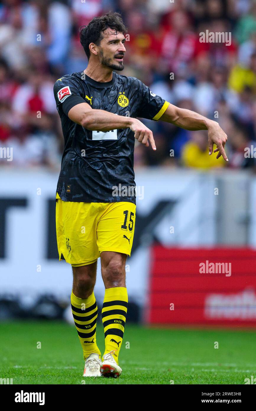 Mats HUMMELS (DO) gives away his jersey after the game, soccer 1st  Bundesliga, 29th matchday, Stock Photo, Picture And Rights Managed Image.  Pic. PAH-405454957