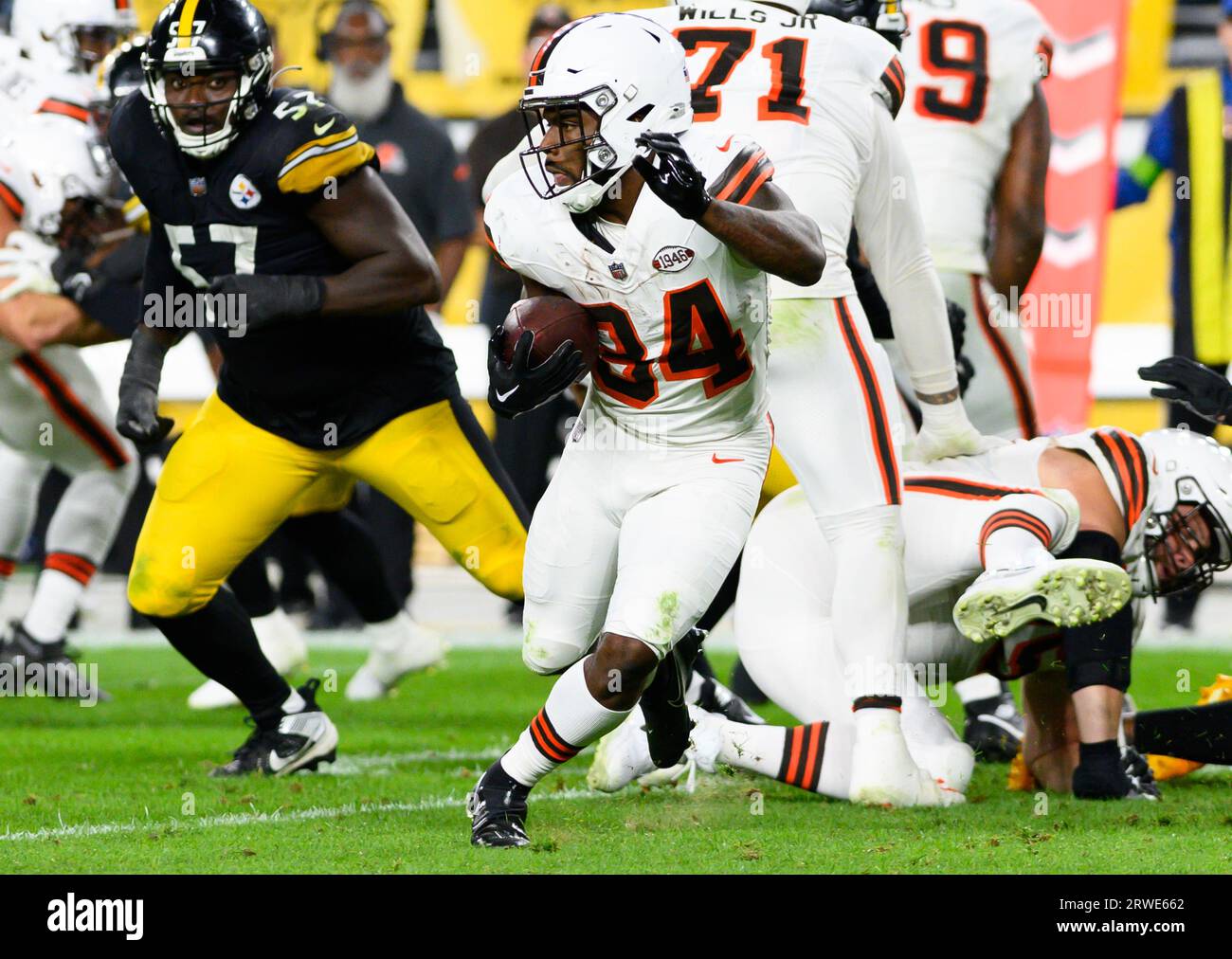 Cleveland Browns running back Jerome Ford (34) warms up prior to the start  of an NFL preseason football game against the Philadelphia Eagles, Sunday,  Aug. 21, 2022, in Cleveland. (AP Photo/Kirk Irwin