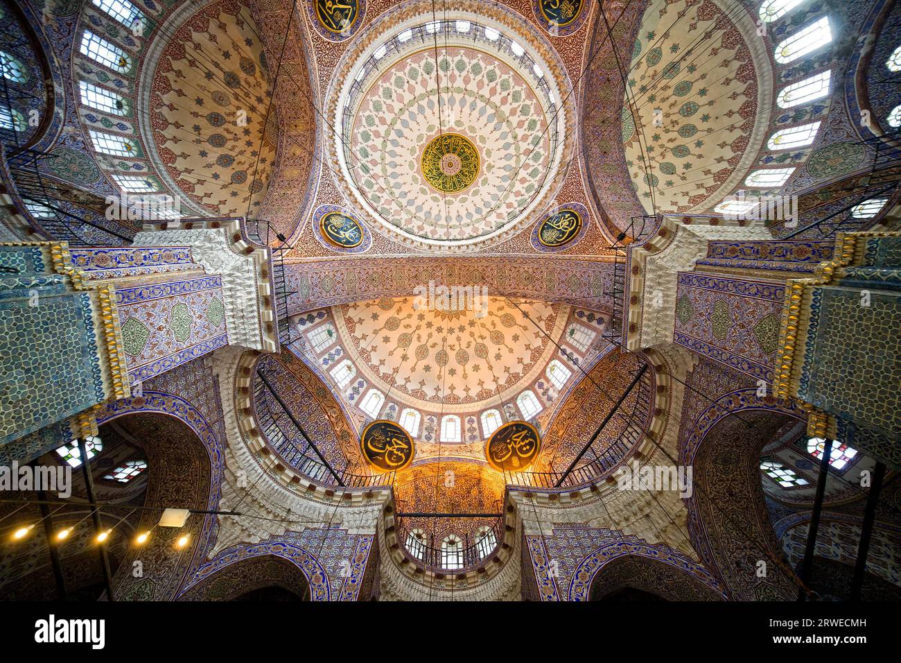 The New Mosque (Yeni Valide Camii) (Ottoman Imperial Mosque ...